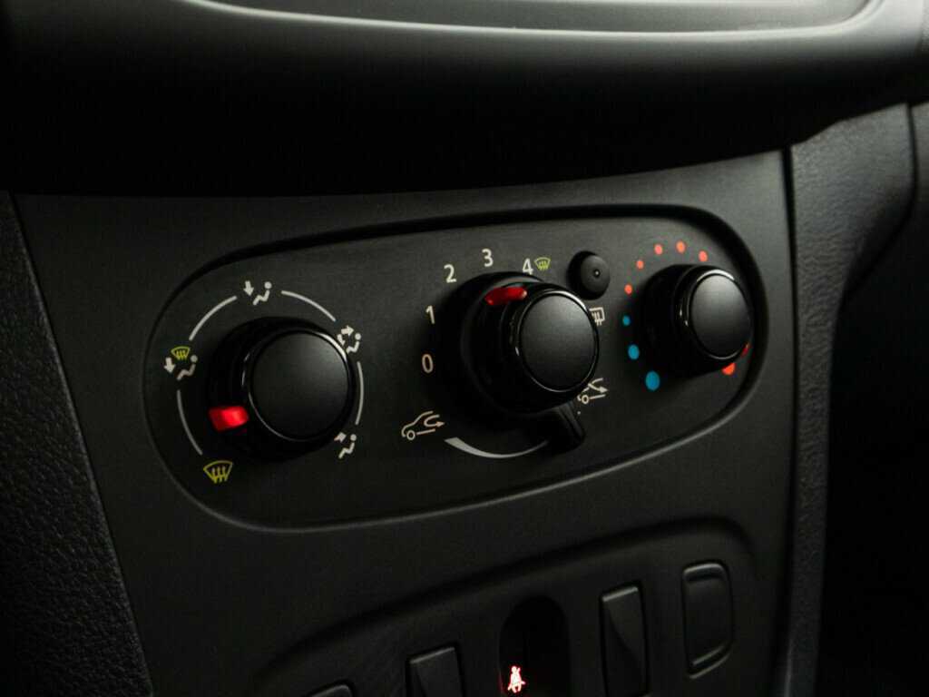 Купить Renault Sandero с пробегом. Фото: #14