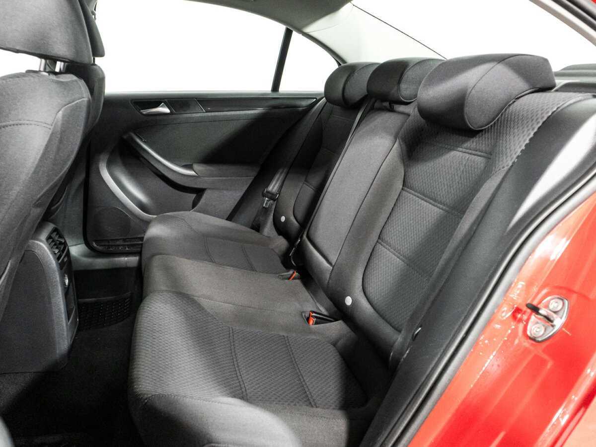 Купить Volkswagen Jetta с пробегом. Фото: #9