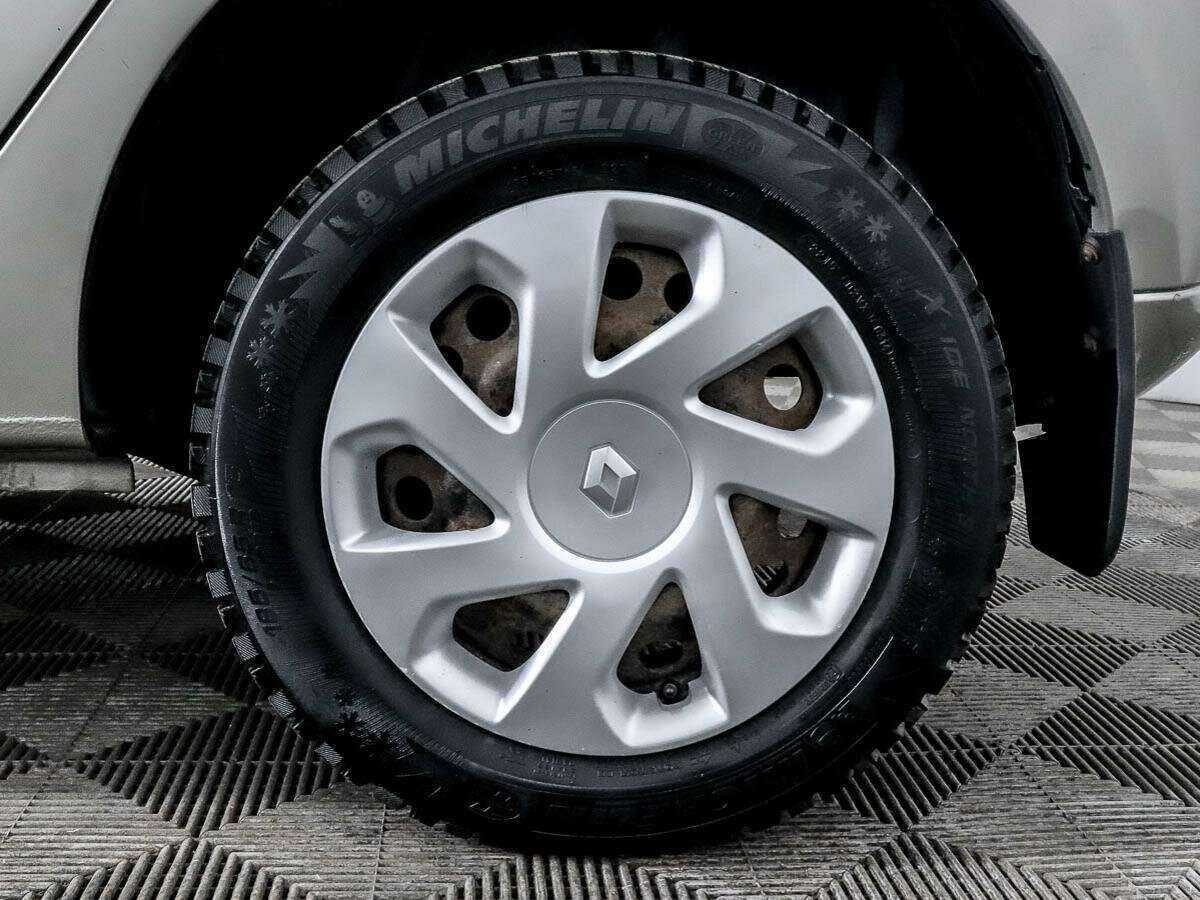 Купить Renault Sandero с пробегом. Фото: #12