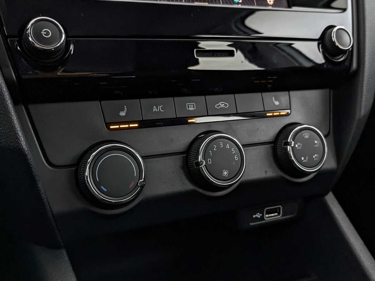 Купить Skoda Octavia с пробегом. Фото: #25