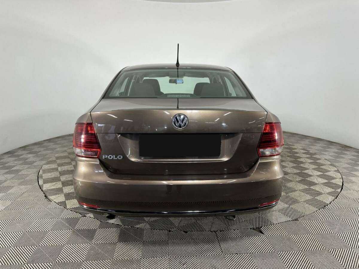 Купить Volkswagen Polo с пробегом. Фото: #2