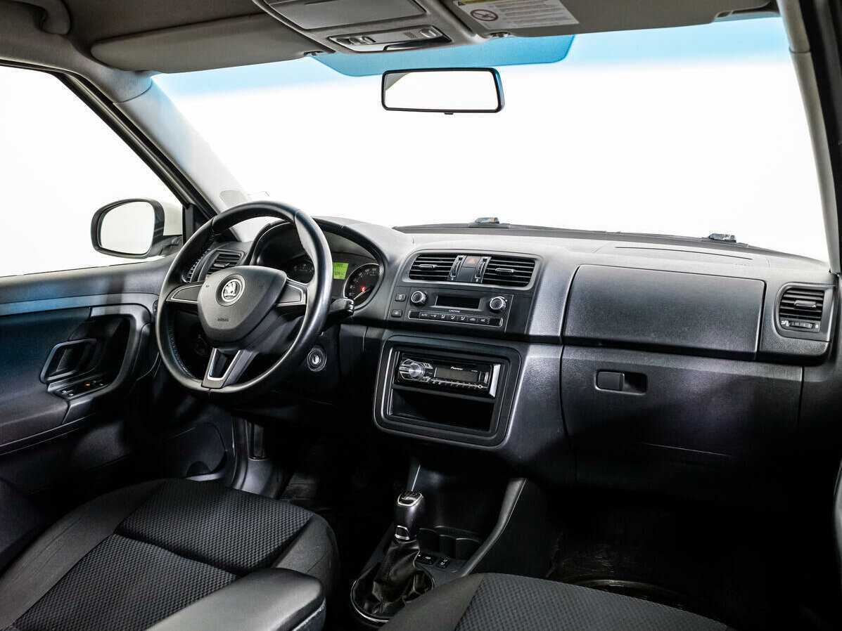 Купить Skoda Fabia с пробегом. Фото: #8