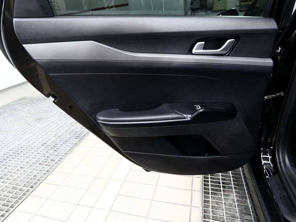 Купить Kia K5 с пробегом. Фото: #10