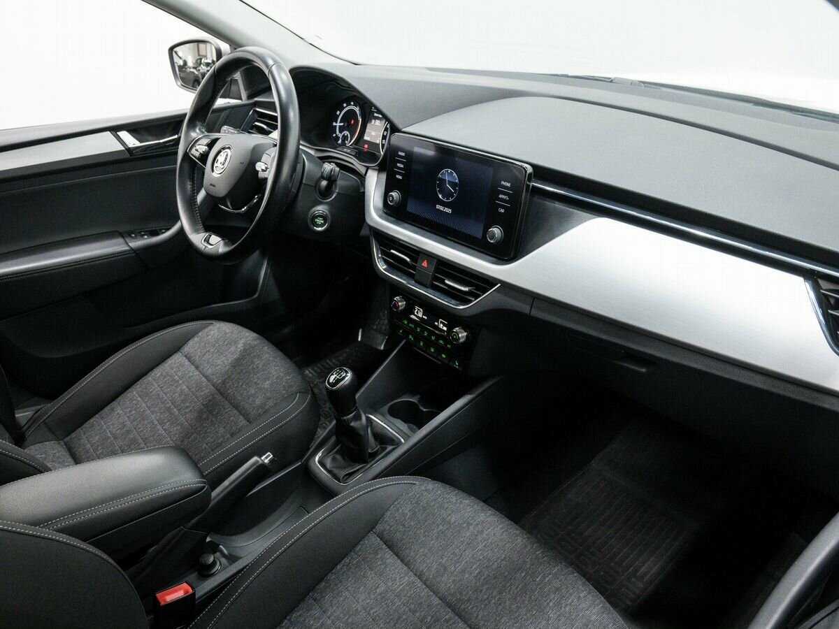 Купить Skoda Rapid с пробегом. Фото: #6