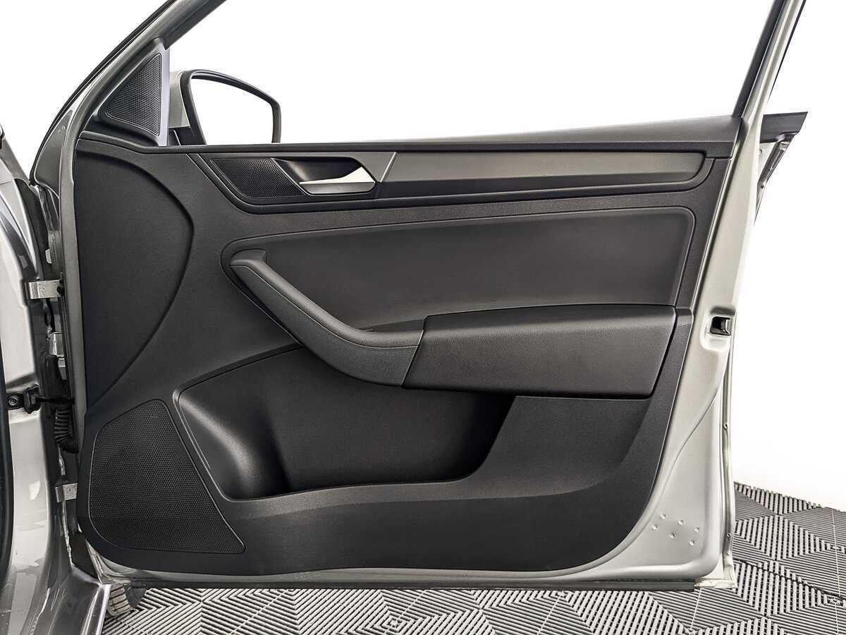 Купить Volkswagen Polo с пробегом. Фото: #23