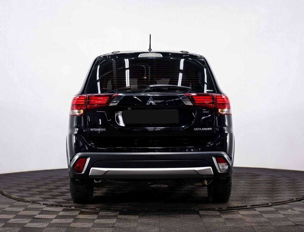 Купить Mitsubishi Outlander с пробегом. Фото: #4