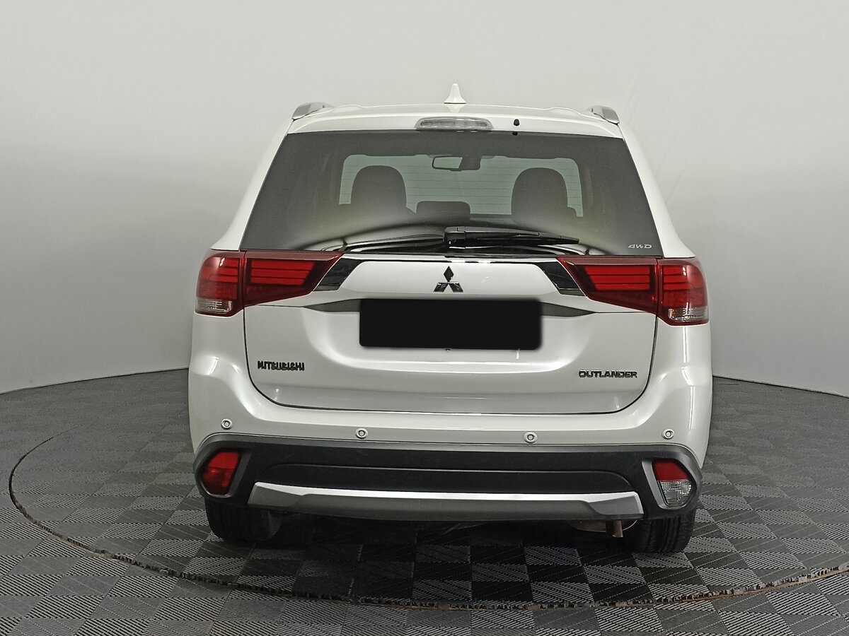 Купить Mitsubishi Outlander с пробегом. Фото: #4