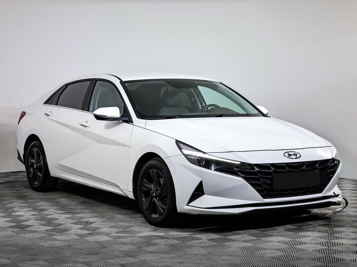 Купить Hyundai Elantra с пробегом. Фото: #2