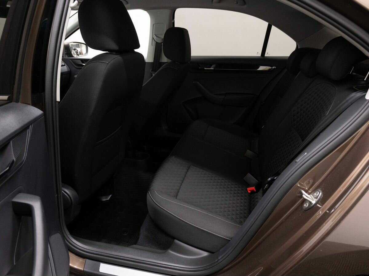 Купить Skoda Rapid с пробегом. Фото: #10