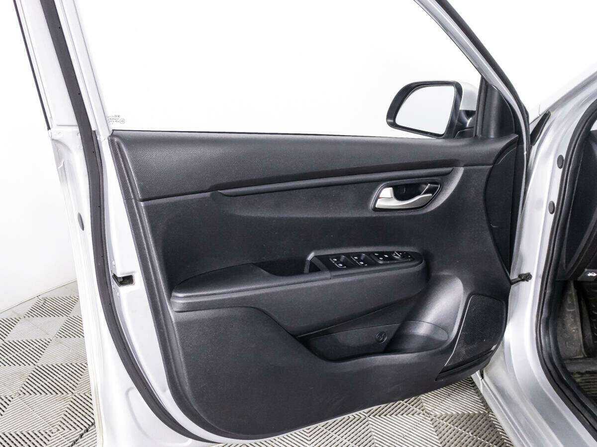 Купить Kia Rio с пробегом. Фото: #25