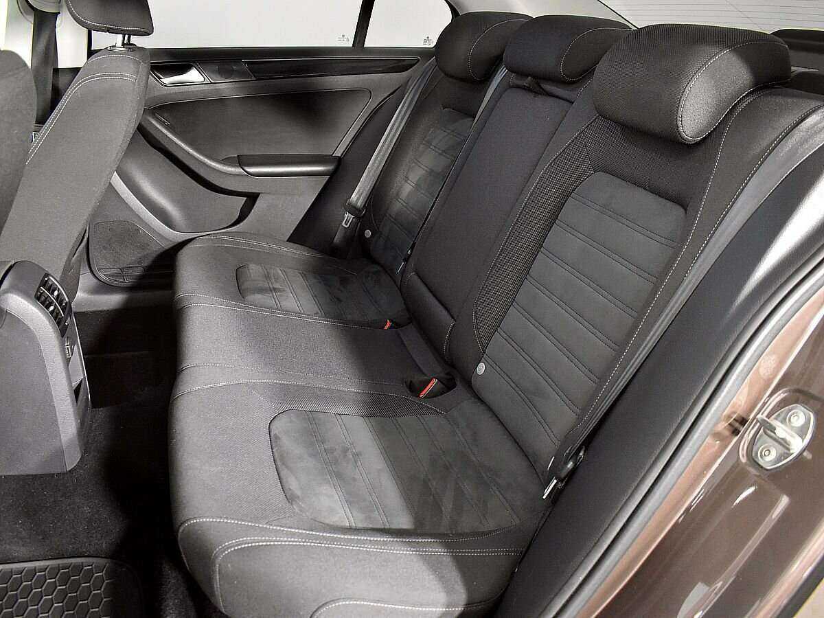 Купить Volkswagen Jetta с пробегом. Фото: #7