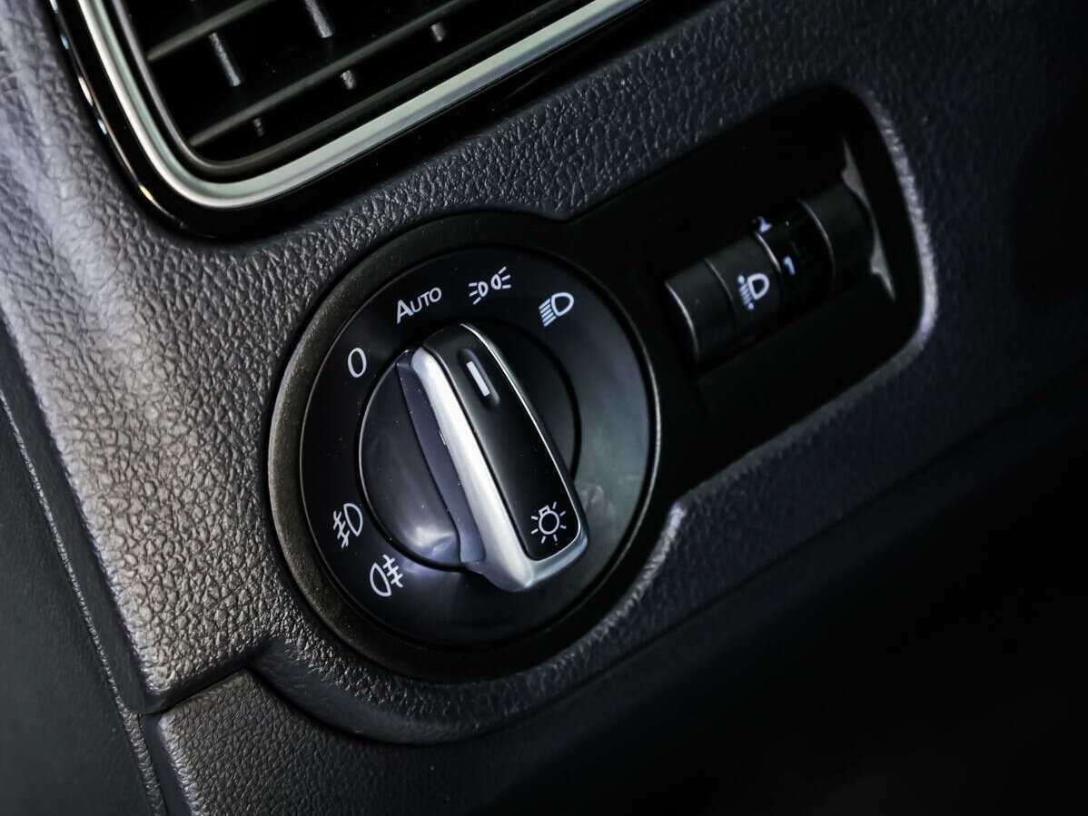 Купить Volkswagen Polo с пробегом. Фото: #16