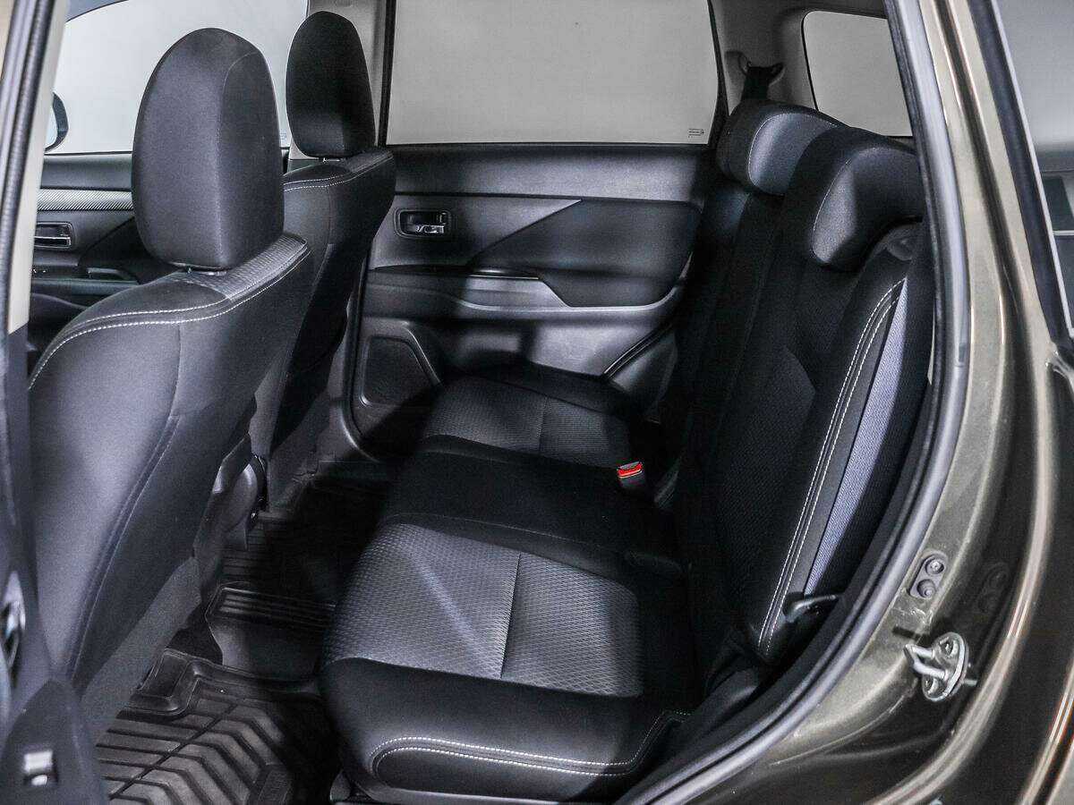 Купить Mitsubishi Outlander с пробегом. Фото: #8