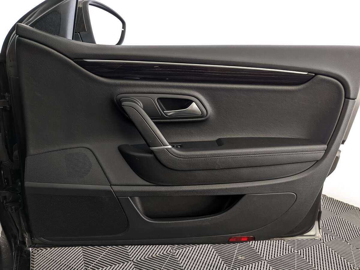 Купить Volkswagen Passat CC с пробегом. Фото: #21