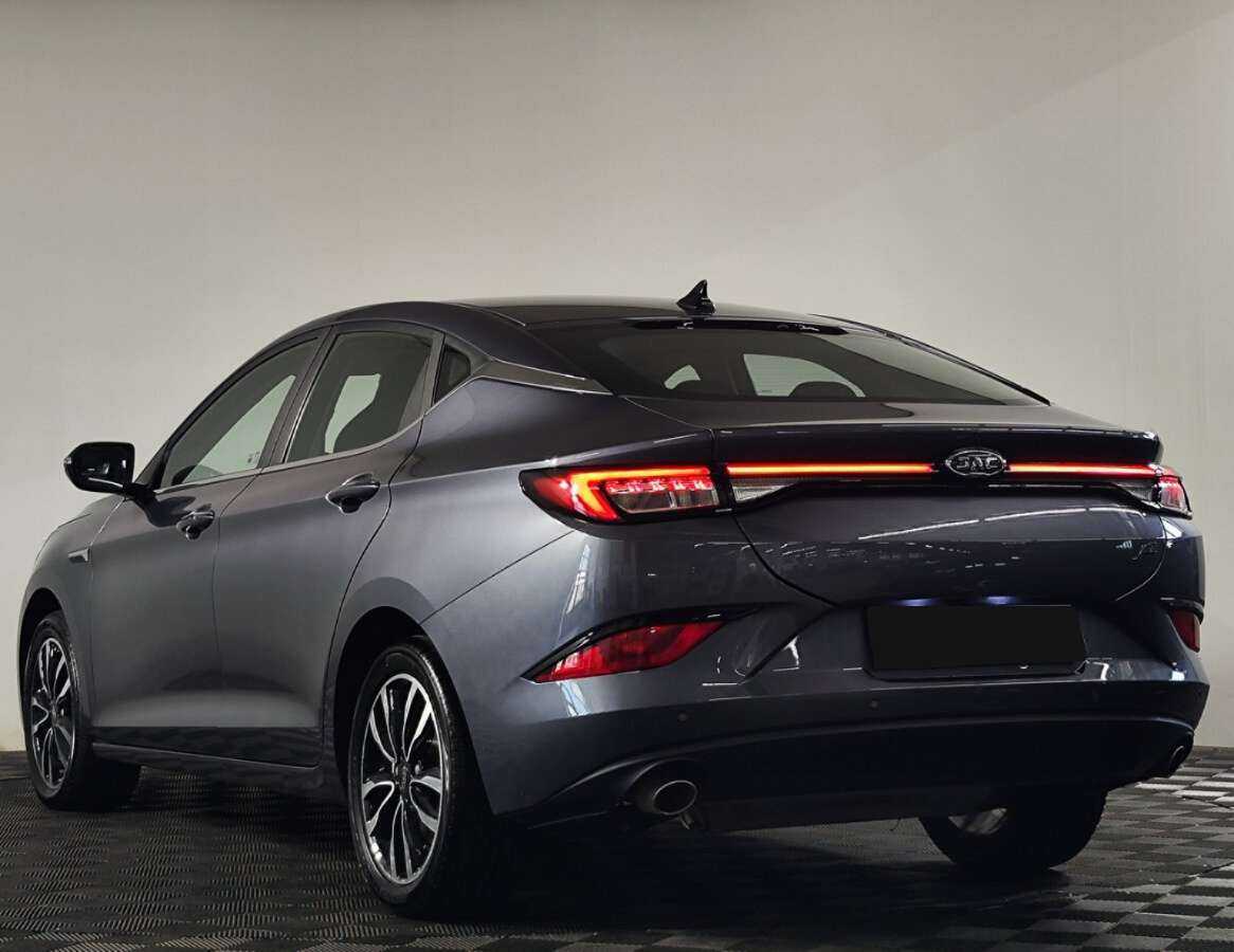 Купить JAC J7 с пробегом. Фото: #3