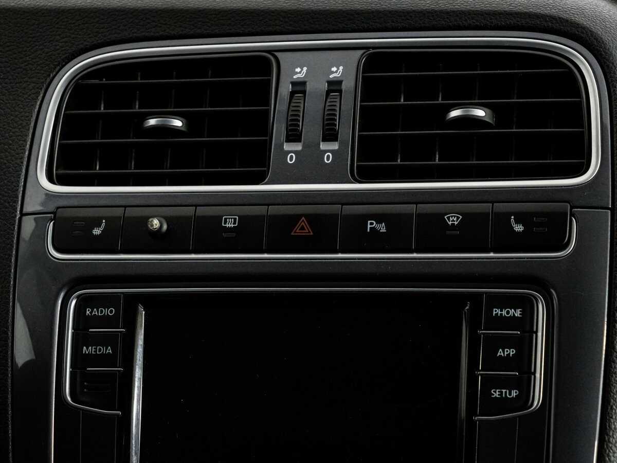 Купить Volkswagen Polo с пробегом. Фото: #10