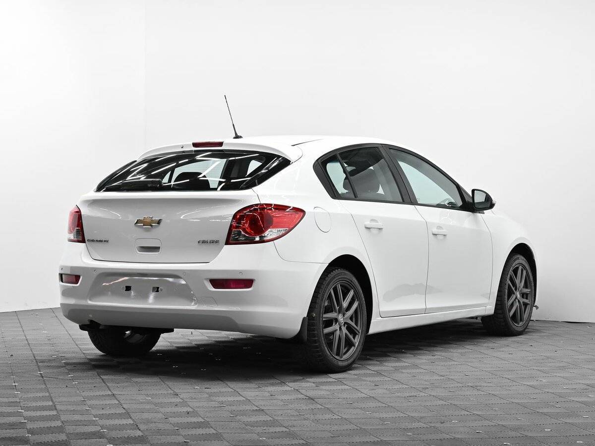 Купить Chevrolet Cruze с пробегом. Фото: #3