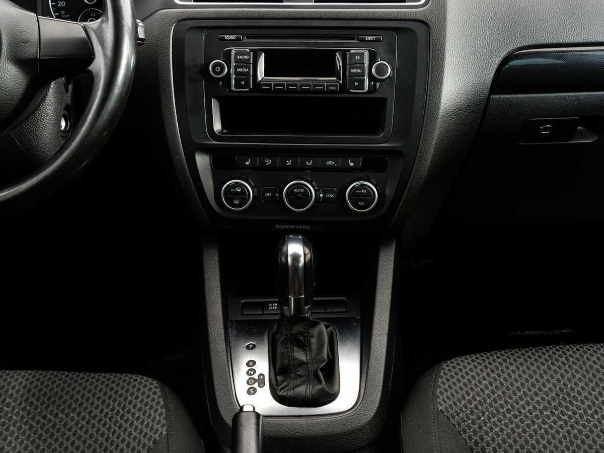Купить Volkswagen Jetta с пробегом. Фото: #10