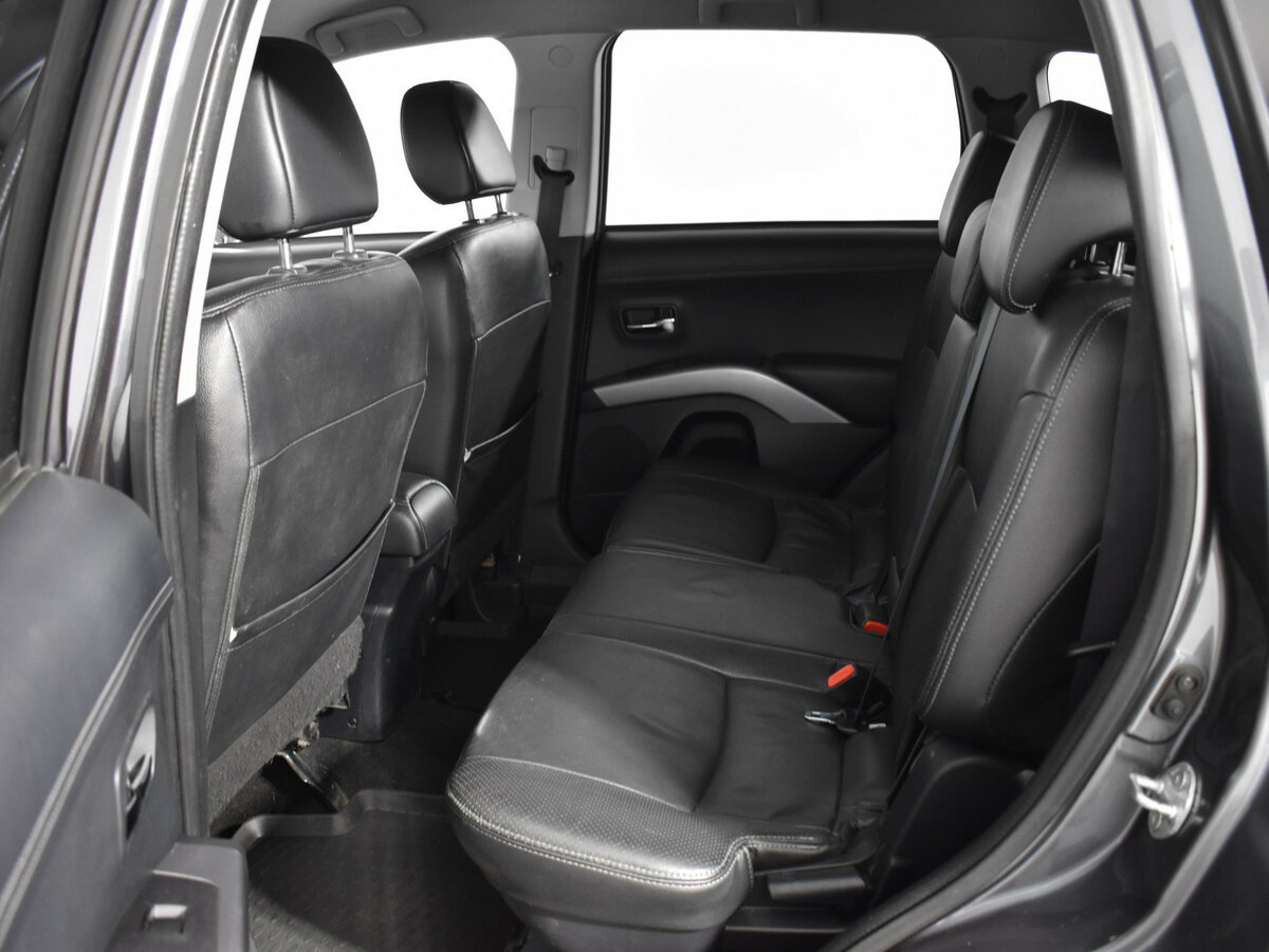 Купить Mitsubishi Outlander с пробегом. Фото: #9