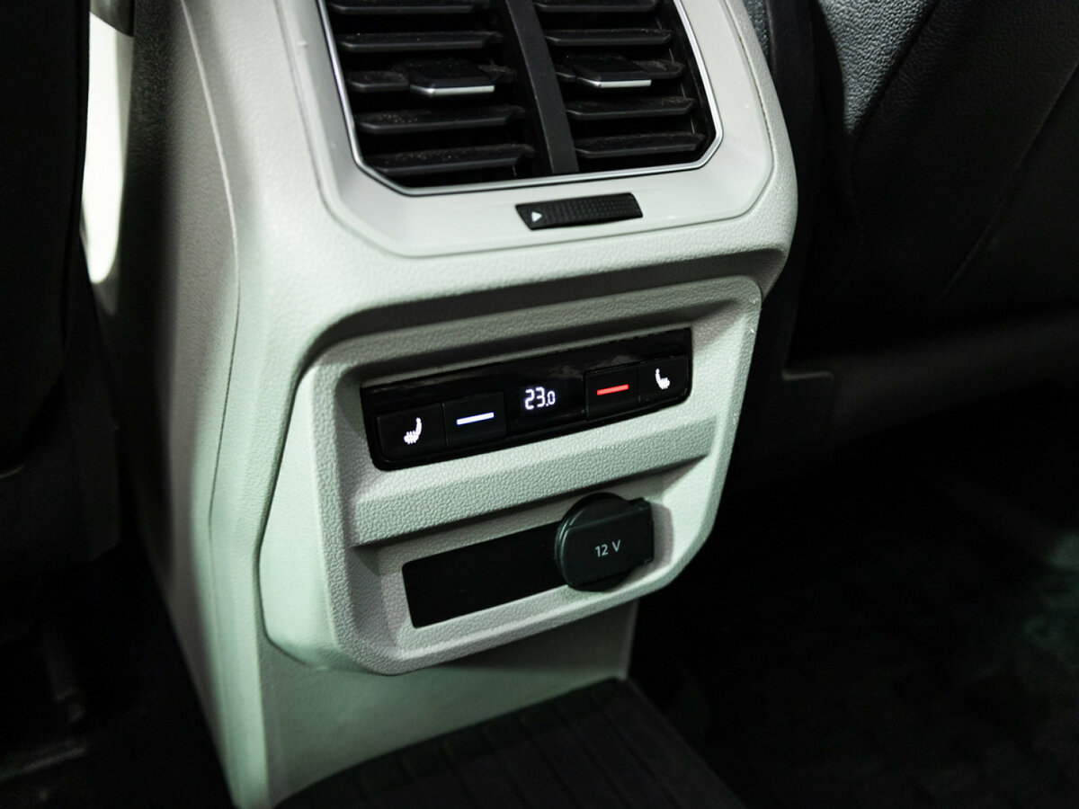 Купить Volkswagen Tiguan с пробегом. Фото: #17