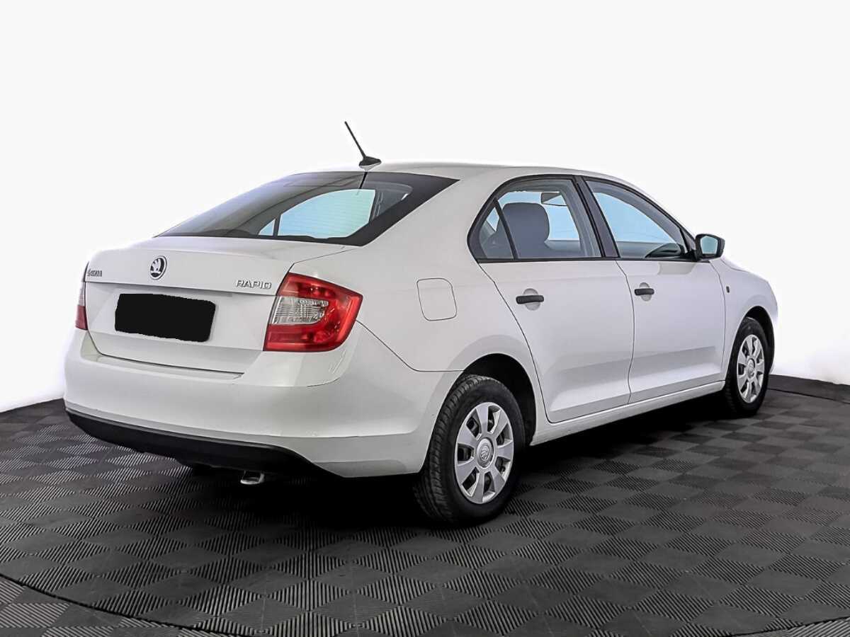 Купить Skoda Rapid с пробегом. Фото: #4