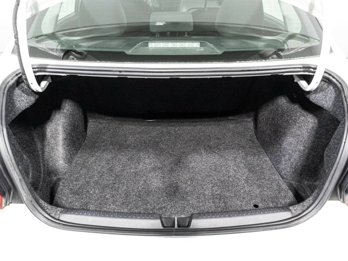 Купить Volkswagen Polo с пробегом. Фото: #14