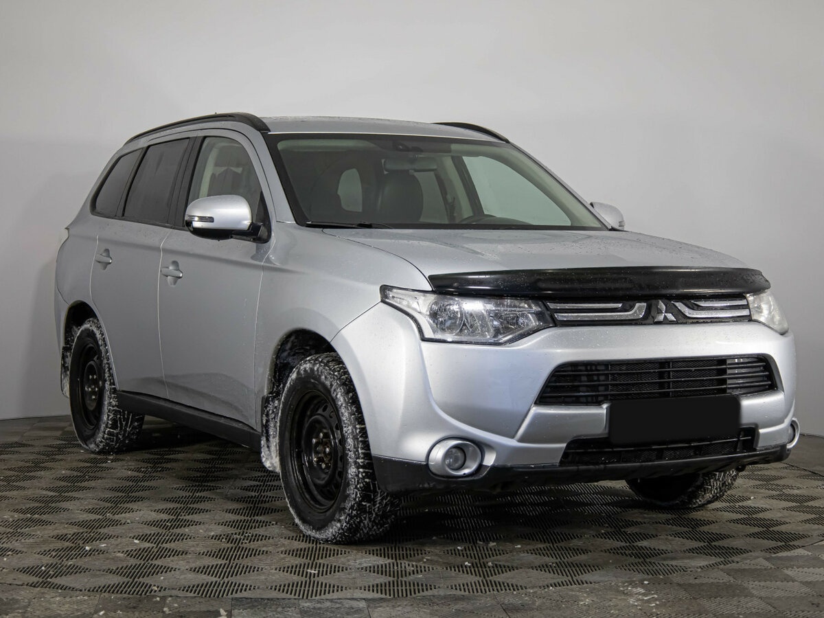 Купить Mitsubishi Outlander с пробегом. Фото: #2