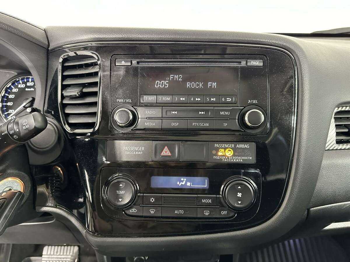 Купить Mitsubishi Outlander с пробегом. Фото: #11