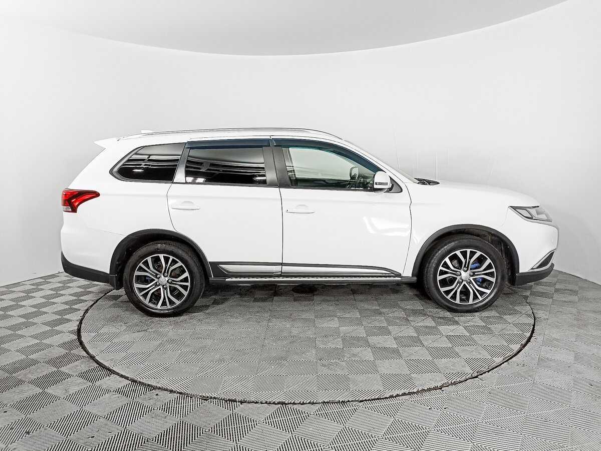 Купить Mitsubishi Outlander с пробегом. Фото: #3