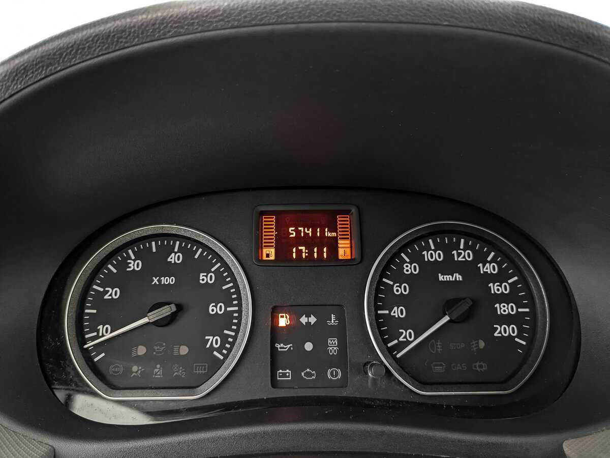 Купить Renault Sandero с пробегом. Фото: #11