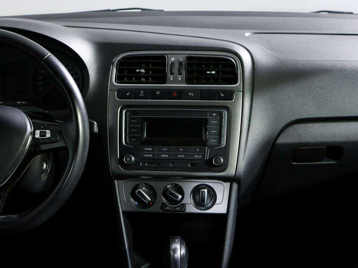 Купить Volkswagen Polo с пробегом. Фото: #11