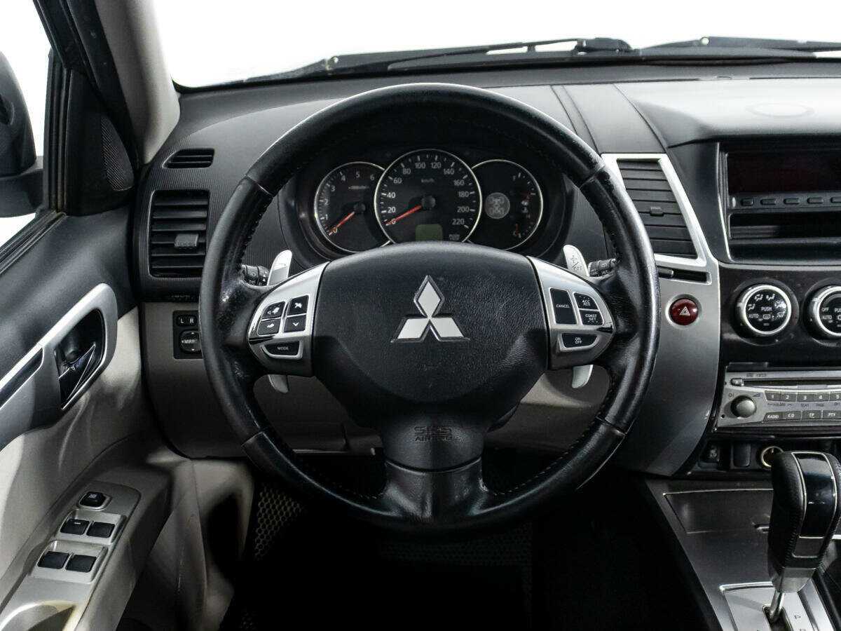 Купить Mitsubishi Pajero Sport с пробегом. Фото: #12