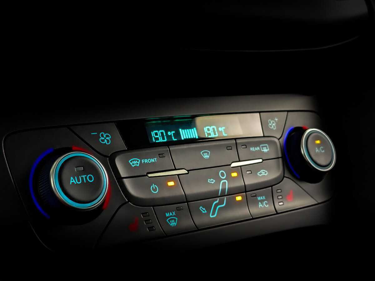 Купить Ford Focus с пробегом. Фото: #20