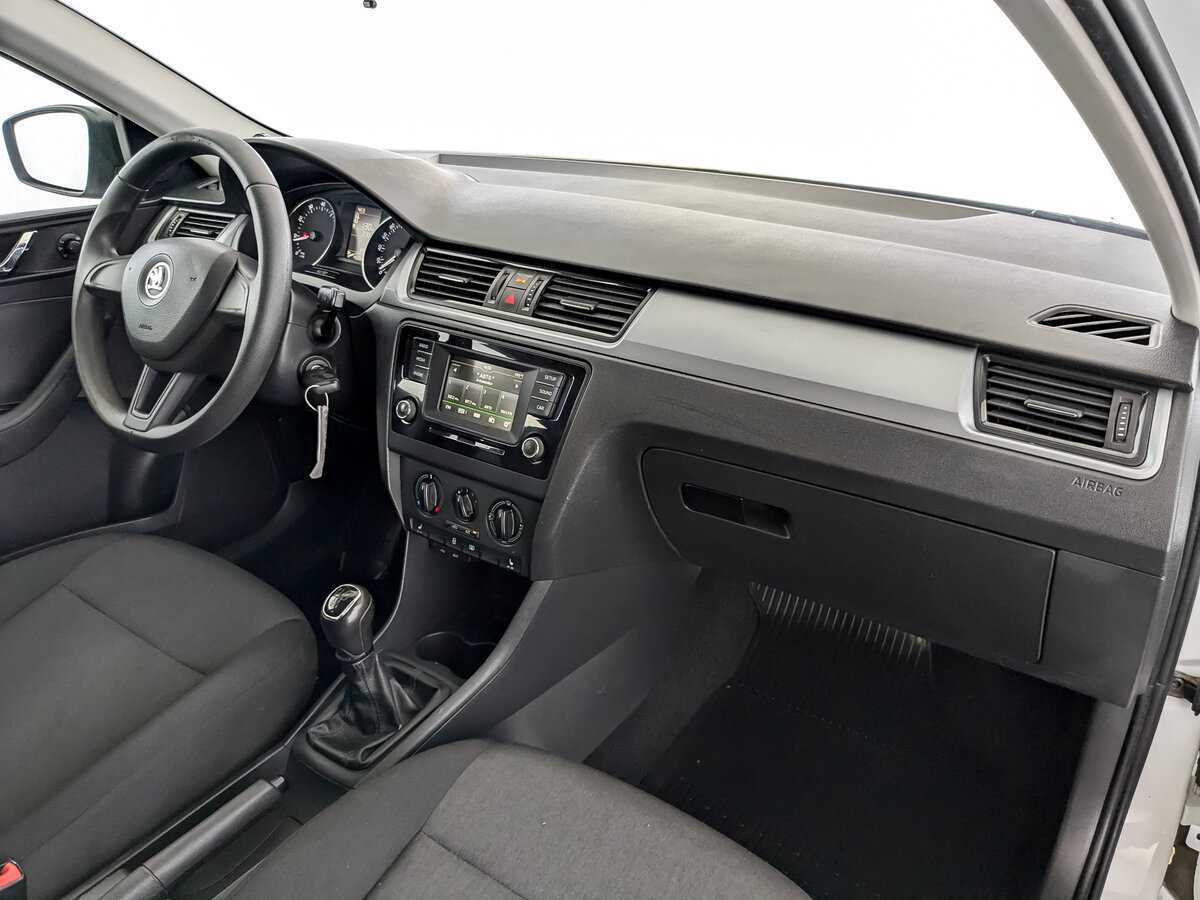 Купить Skoda Rapid с пробегом. Фото: #10