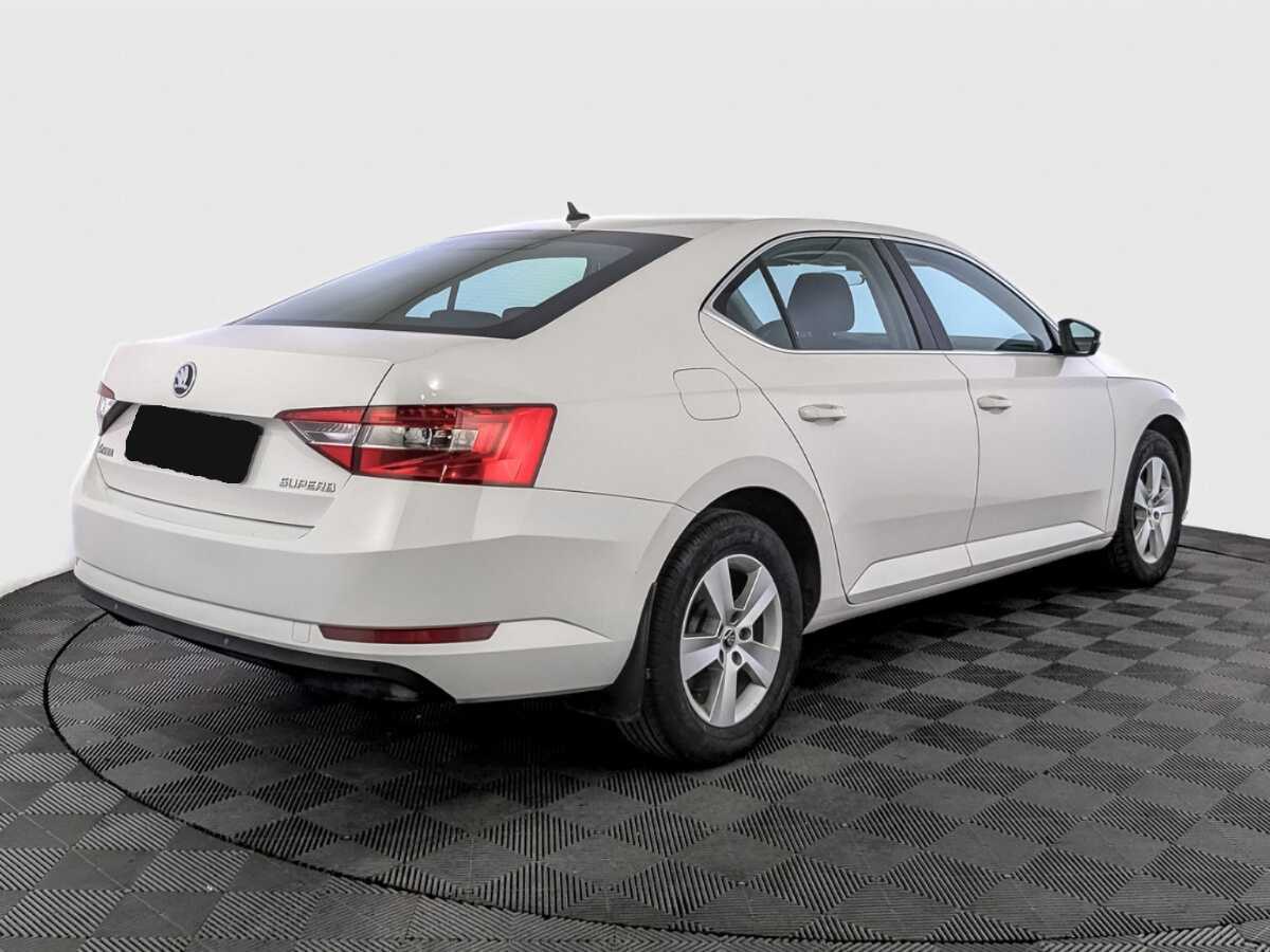 Купить Skoda Superb с пробегом. Фото: #4