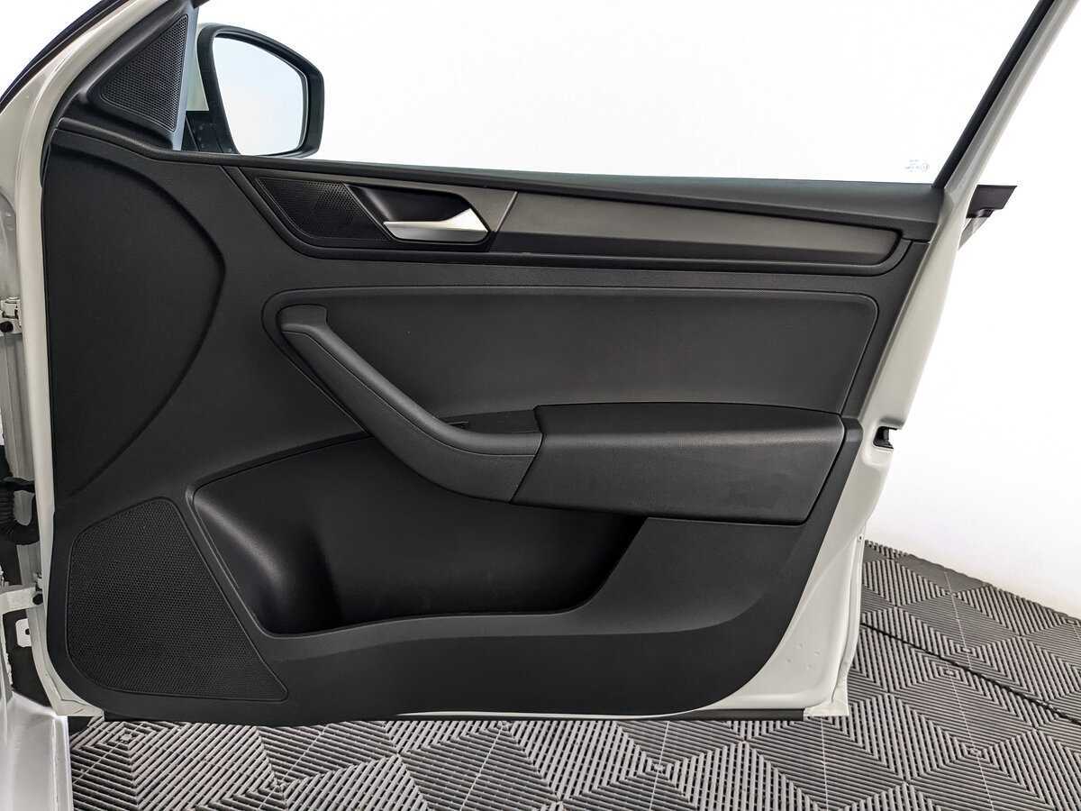 Купить Volkswagen Polo с пробегом. Фото: #20