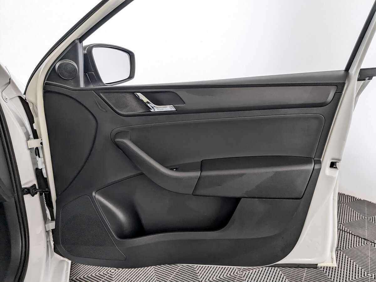 Купить Skoda Rapid с пробегом. Фото: #23