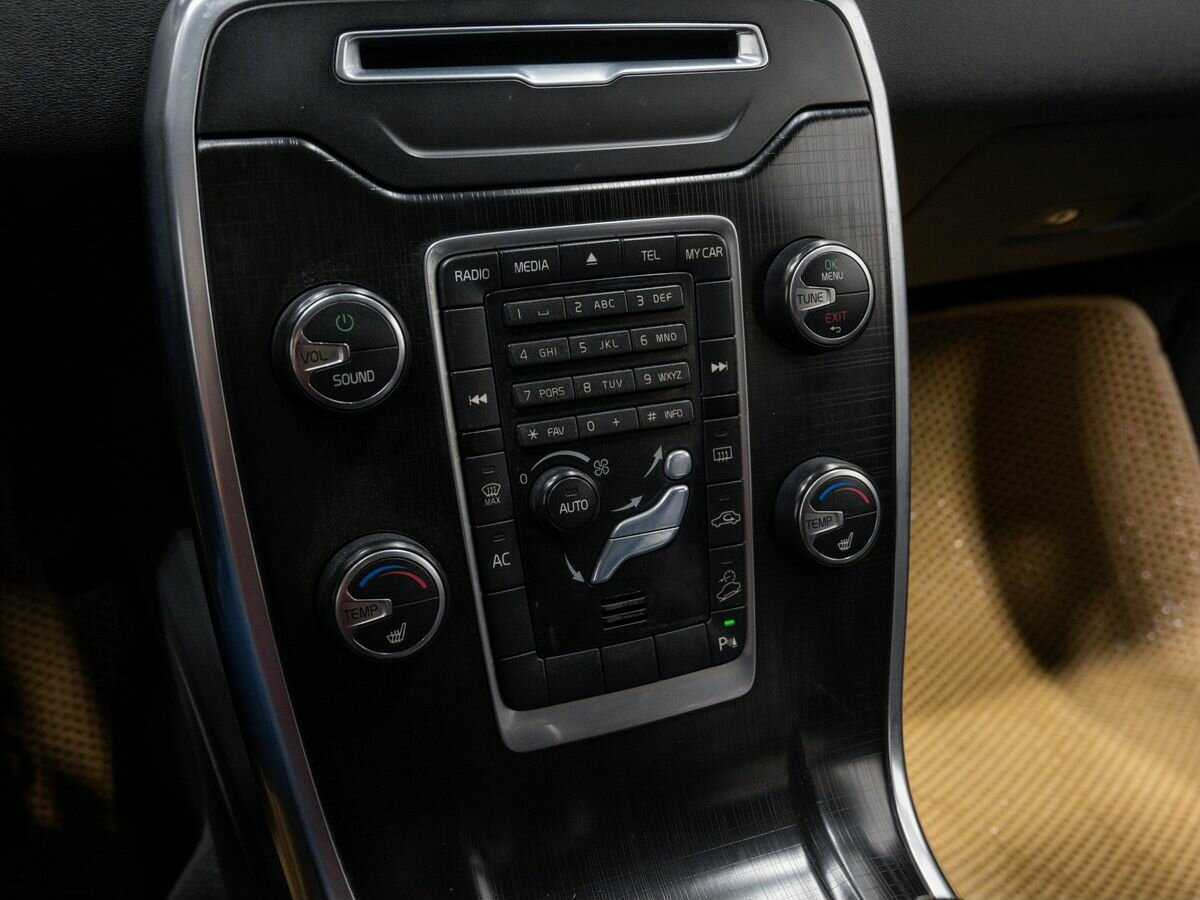 Купить Volvo XC70 с пробегом. Фото: #16