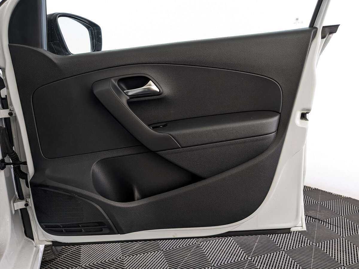 Купить Volkswagen Polo с пробегом. Фото: #23