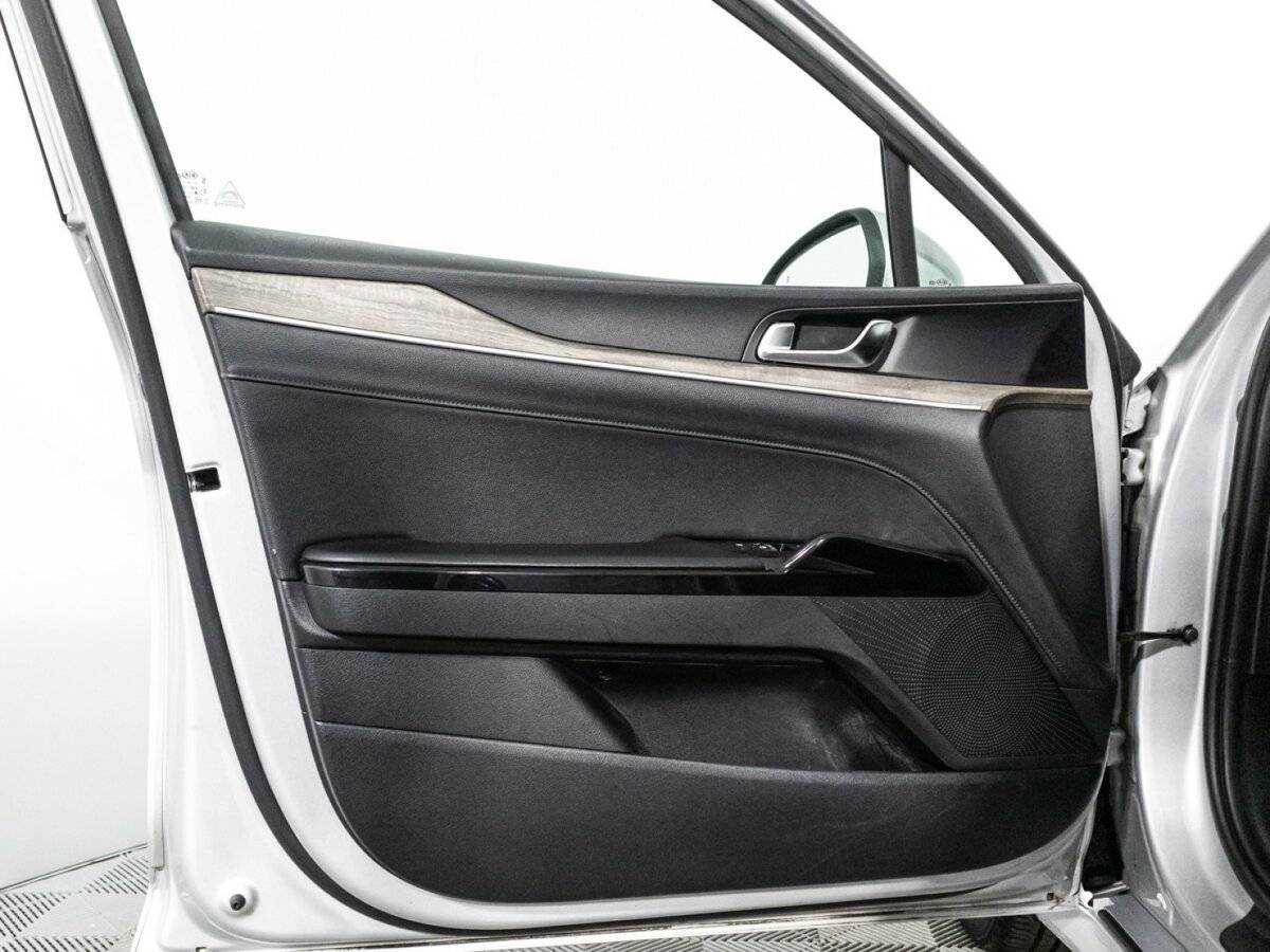 Купить Kia K5 с пробегом. Фото: #27