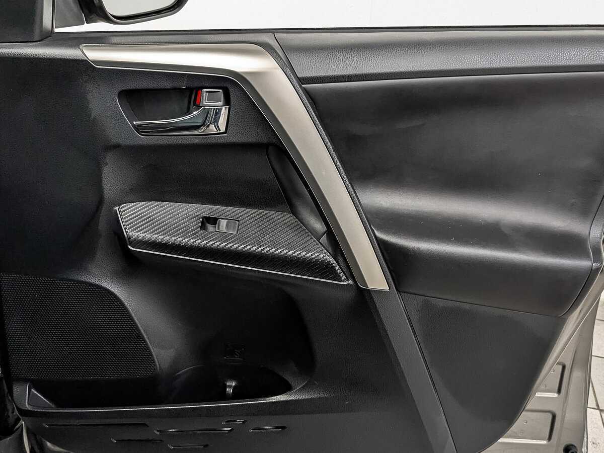 Купить Toyota RAV4 с пробегом. Фото: #23