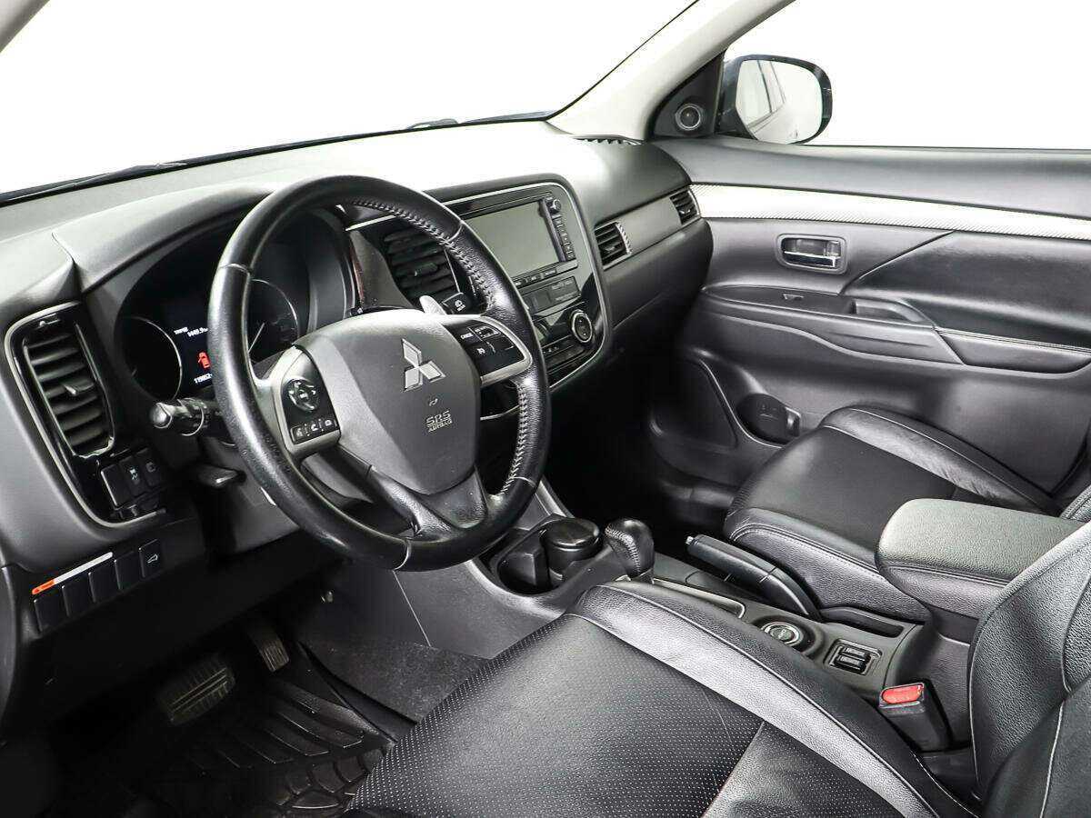 Купить Mitsubishi Outlander с пробегом. Фото: #13
