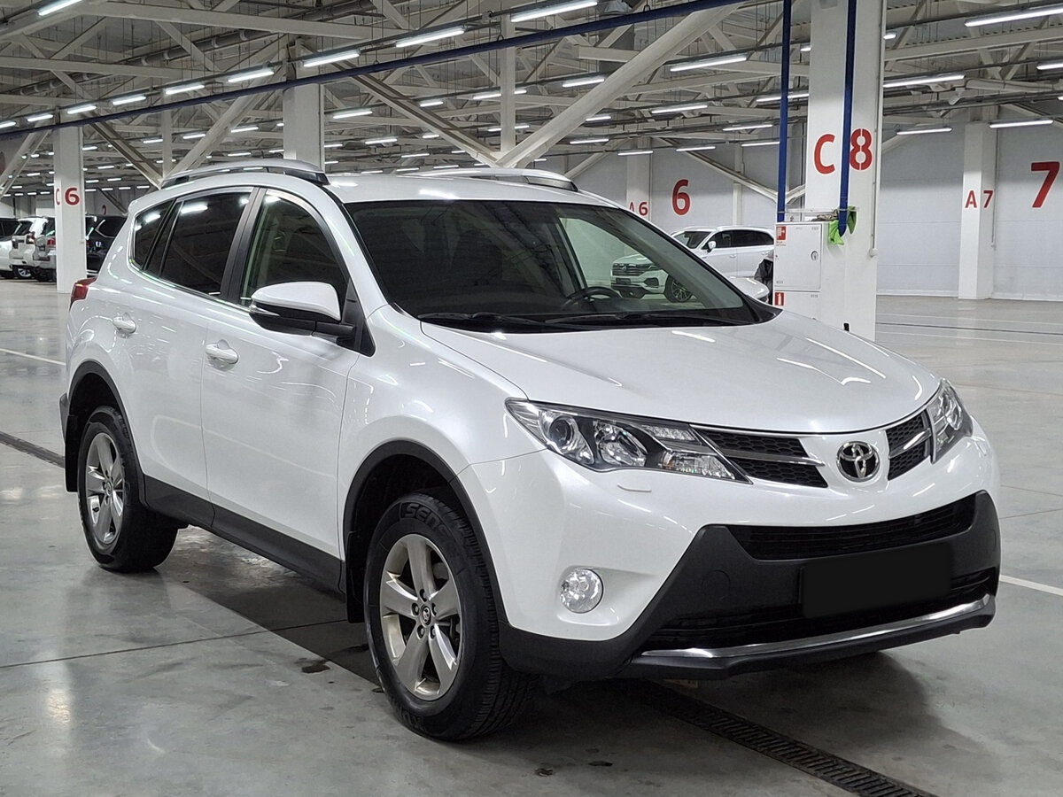 Купить Toyota RAV4 с пробегом. Фото: #2