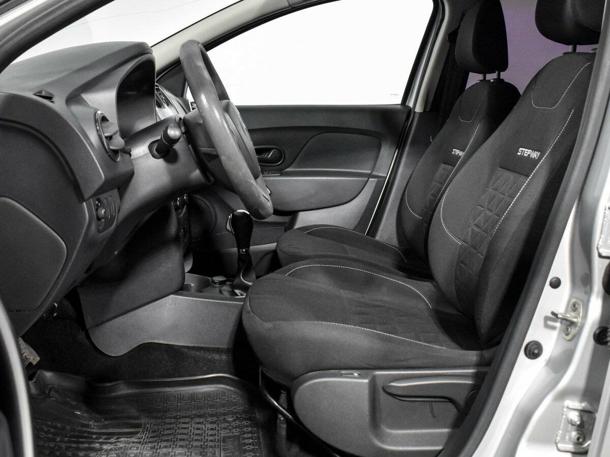 Купить Renault Sandero с пробегом. Фото: #9