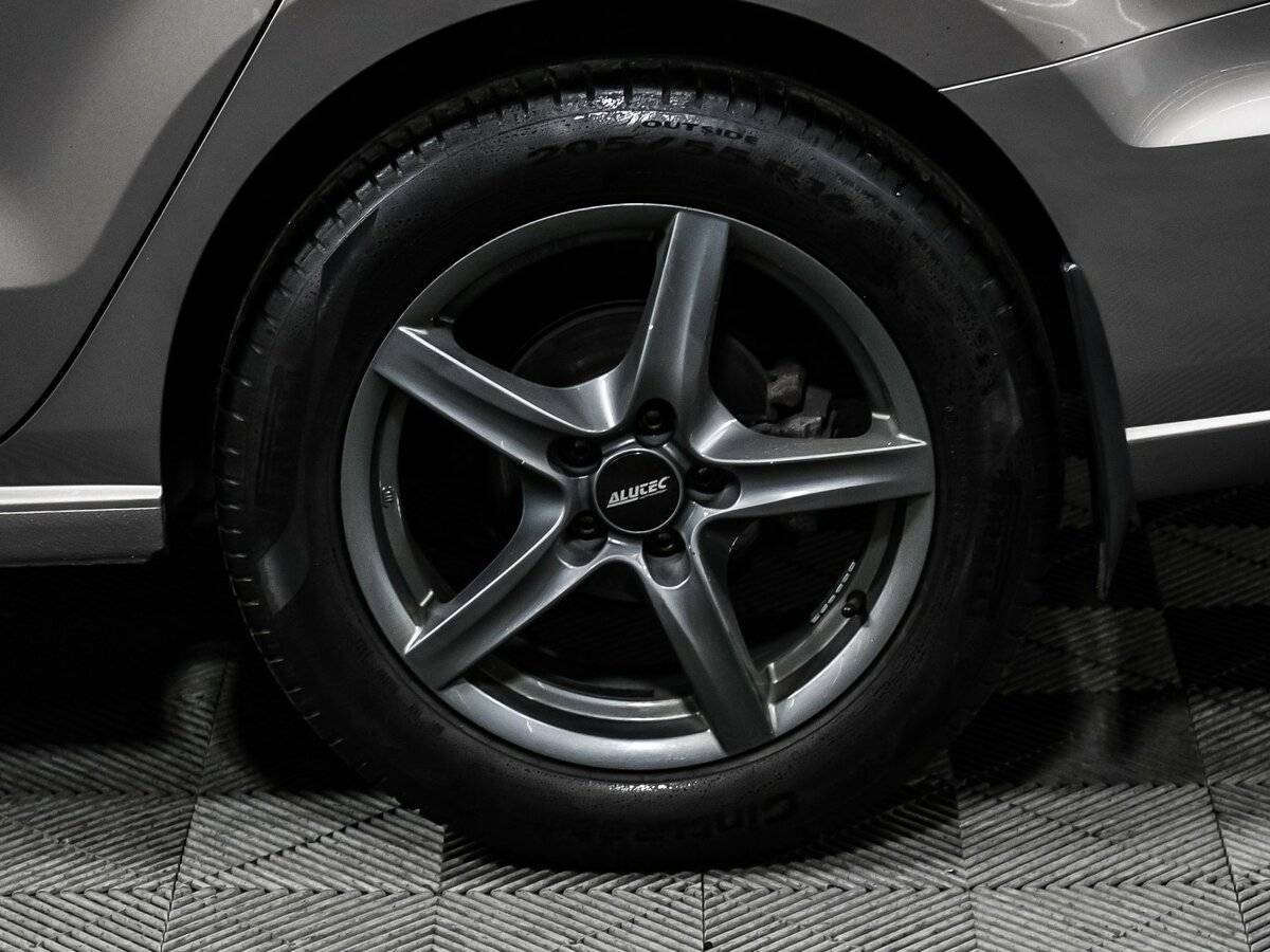 Купить Volkswagen Polo с пробегом. Фото: #13