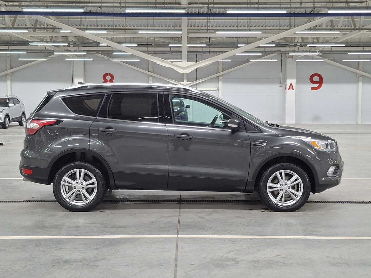 Купить Ford Kuga с пробегом. Фото: #3