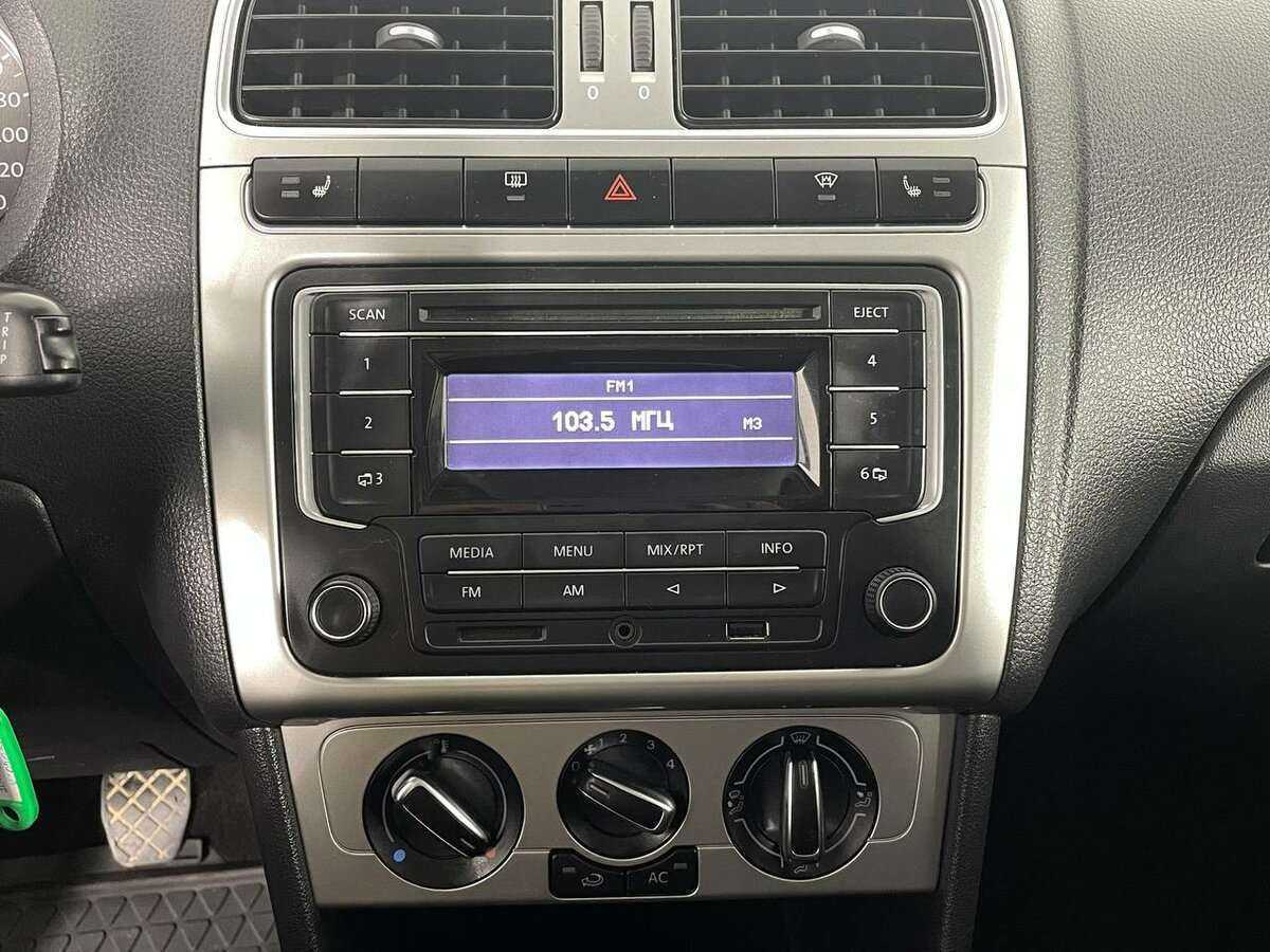 Купить Volkswagen Polo с пробегом. Фото: #12