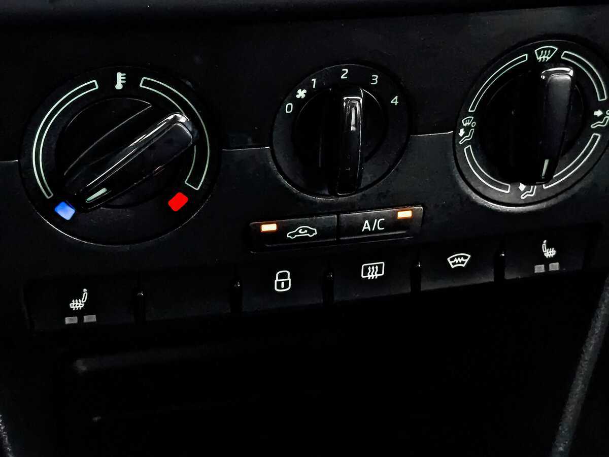 Купить Skoda Rapid с пробегом. Фото: #20