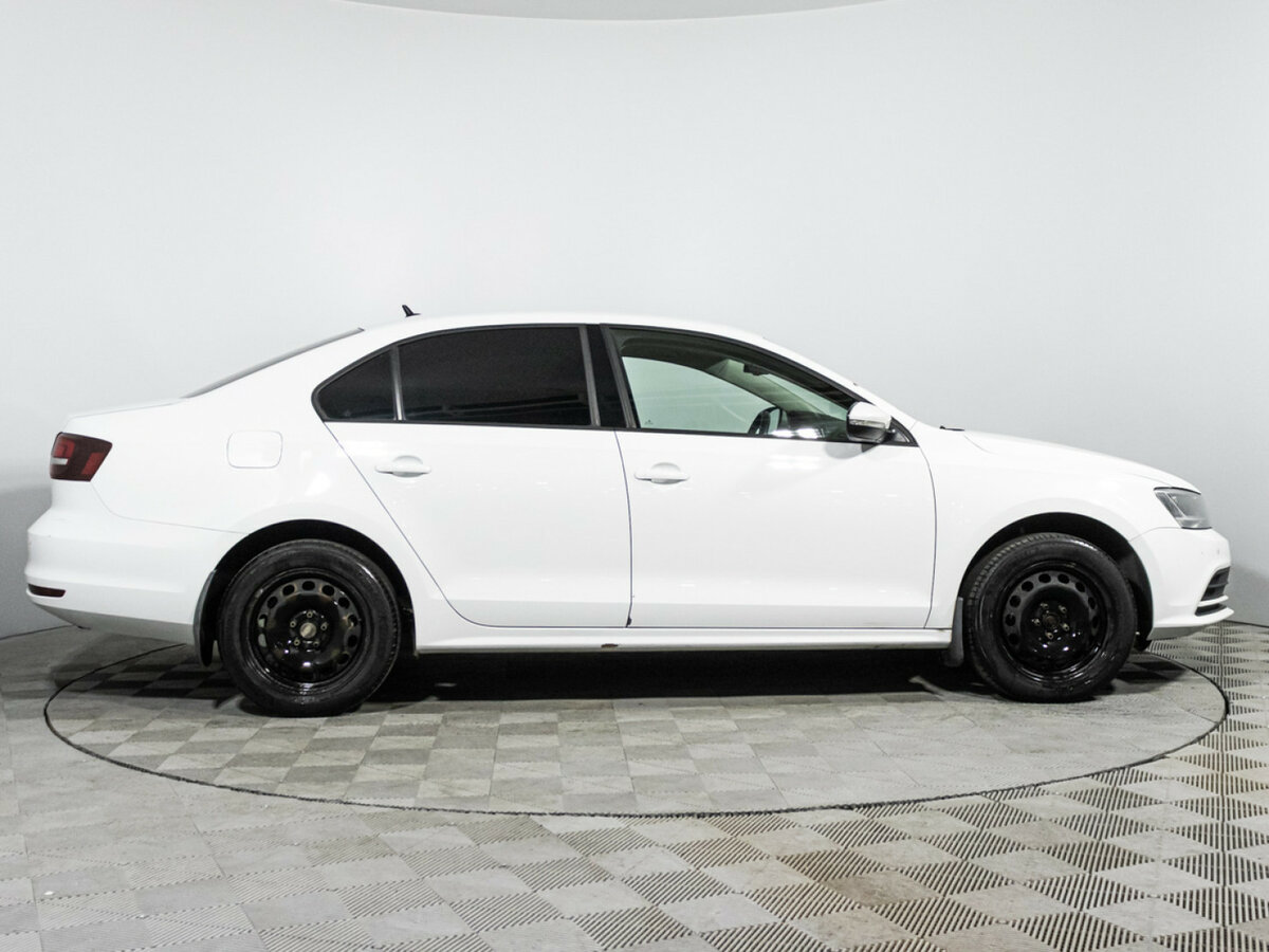 Купить Volkswagen Jetta с пробегом. Фото: #3