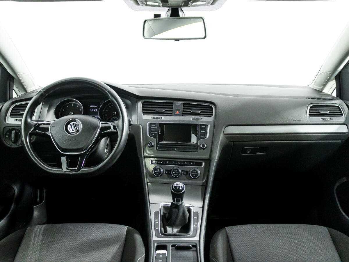 Купить Volkswagen Golf с пробегом. Фото: #12